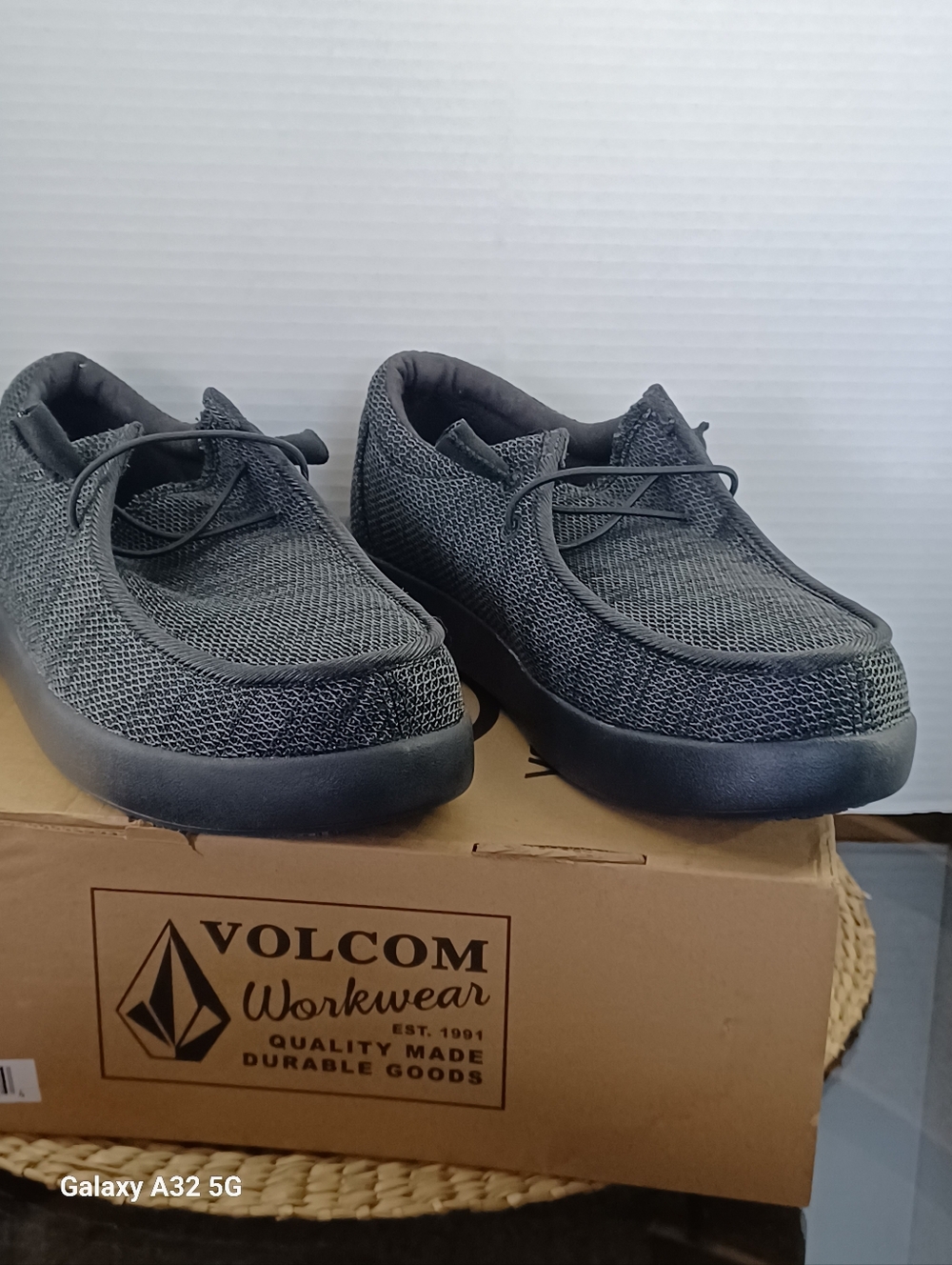 Volcom Womens Chill, Work Safety Loafers, Gray/black With Composite Toe Sz 8.5 W